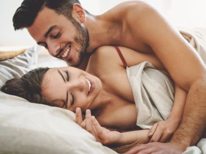 Milujte se ráno, odpočívejte ve tři odpoledne. Odborníci radí, jak využít den naplno