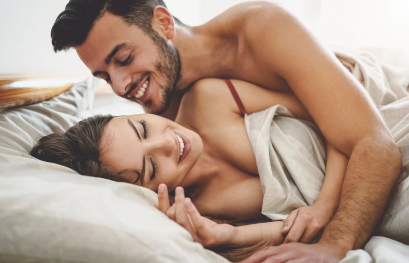 Milujte se ráno, odpočívejte ve tři odpoledne. Odborníci radí, jak využít den naplno
