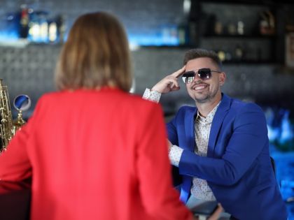 Mele jen o sobě? Konverzačního narcistu klidně utněte, radí odborník