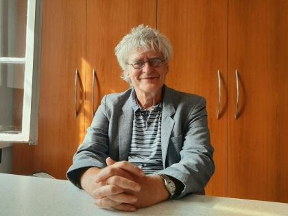 Psycholog Václav Mertin: Známky bych zlikvidoval. A o prázdninách se nic neučte