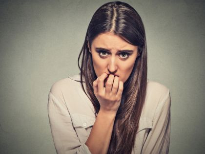 Trápí vás záchvaty paniky? Příčina může být ve střevě i štítné žláze
