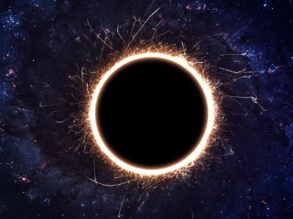 V centru zájmu astrofyziků jsou chlupy černých děr. Napovídají, co je uvnitř