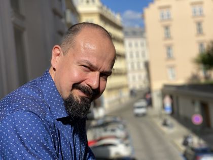Šéf Native PR: Chatbot vezme práci operátorům, dobrou tiskovou zprávu ale nezvládne